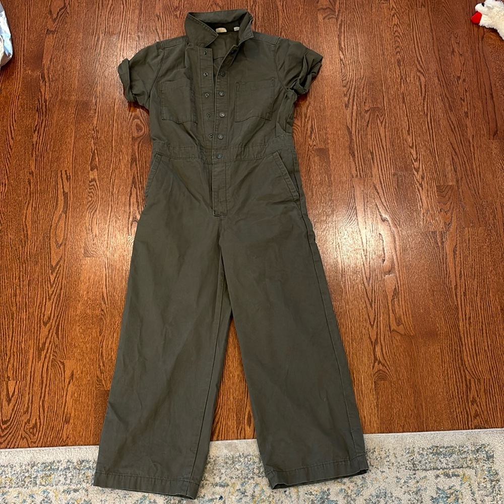 Levi’s army green jumpsuit, short sleeve size small.